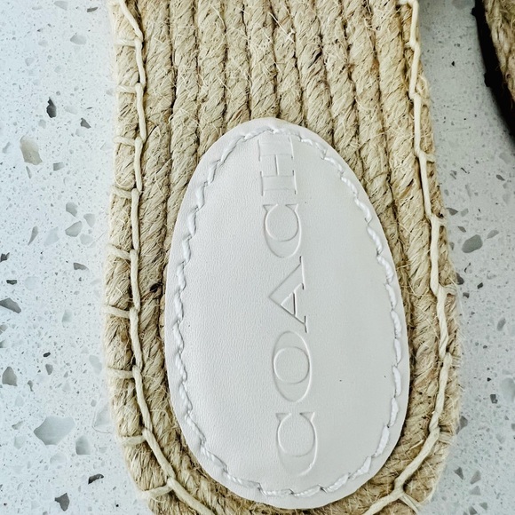 Coach white slides - Picture 7 of 7